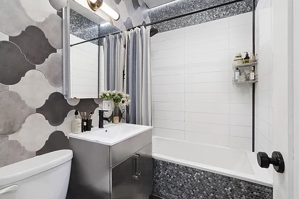 Rented by Freestone Property Group | media 7