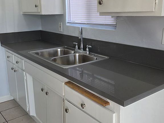 4th image of 1033 W 253rd St #103305