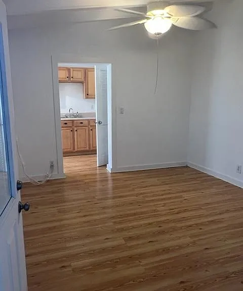 Large living/ bedroom area
