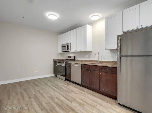 2100 Main St #206, Melrose Park, IL 60160