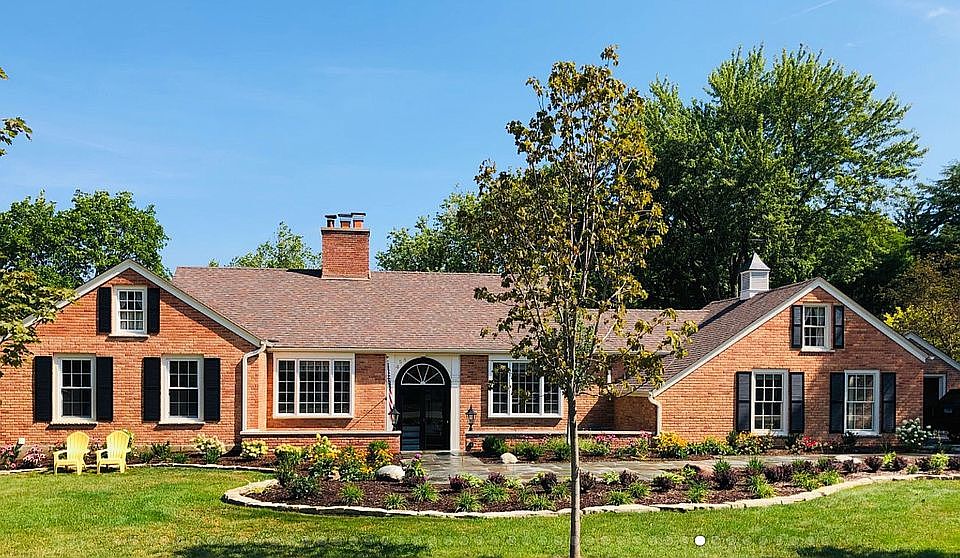 1st image of 458 Pinewoods Dr