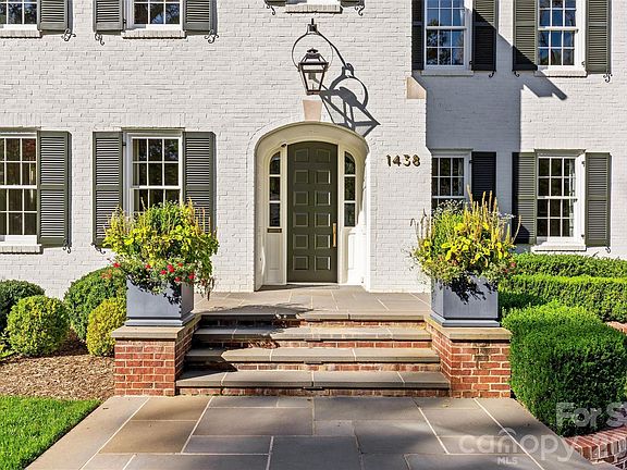 5th image of 1438 Queens Rd W