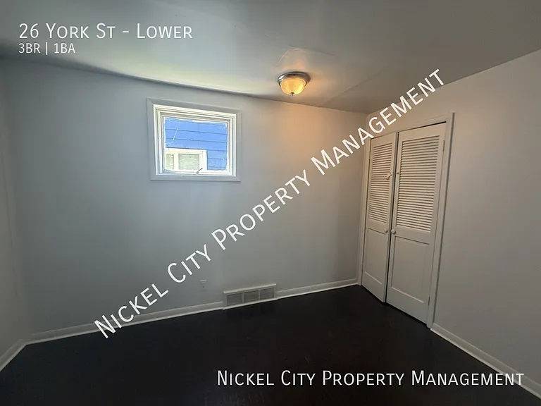 26 York St #LOWER — Photo 8
