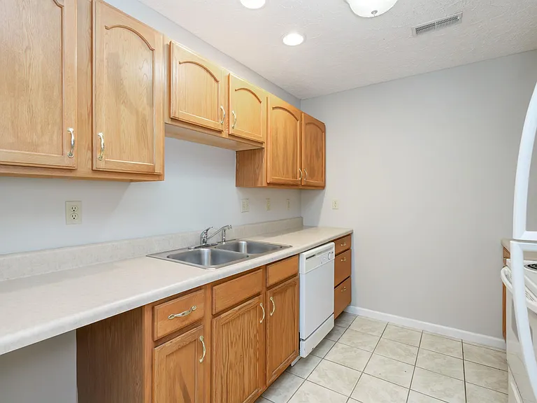 2450 Town Creek Rd W #B4 — Photo 7