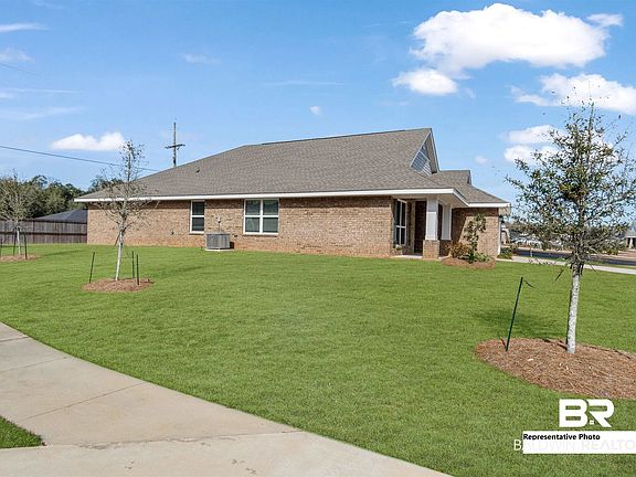 2nd image of 672 Mayflower Dr