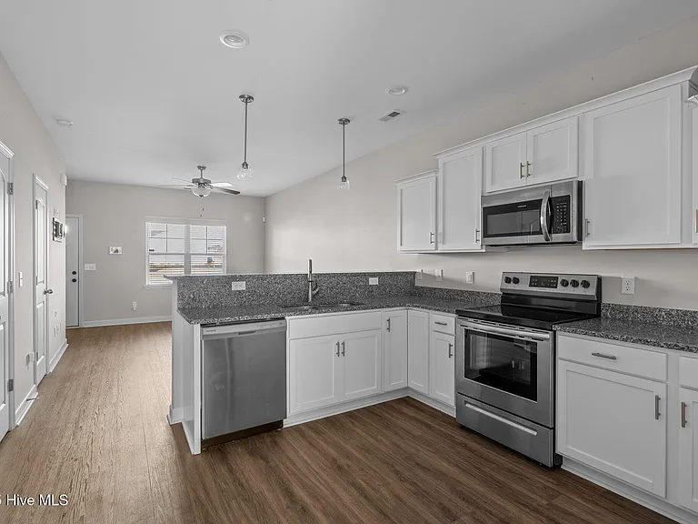16 Catalina Cir #16 — Photo 2