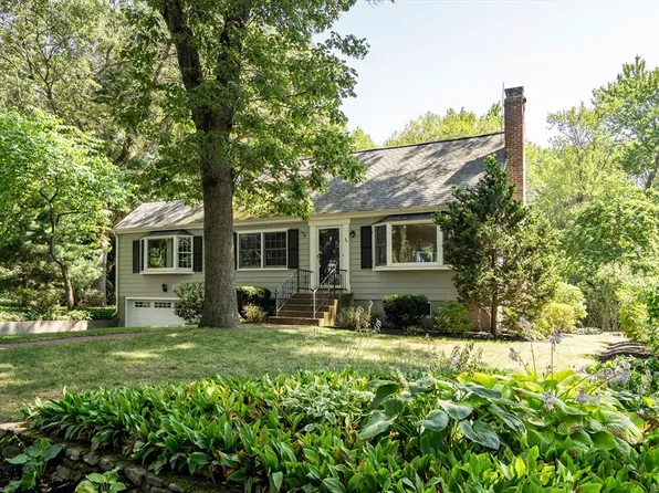 34 Greenwood St, Lexington, MA 02421