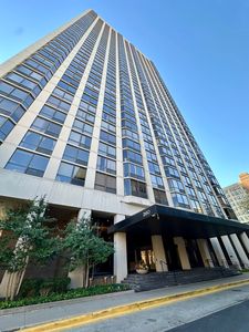 2650 N Lakeview Ave APT 2705, Chicago, IL, 60614