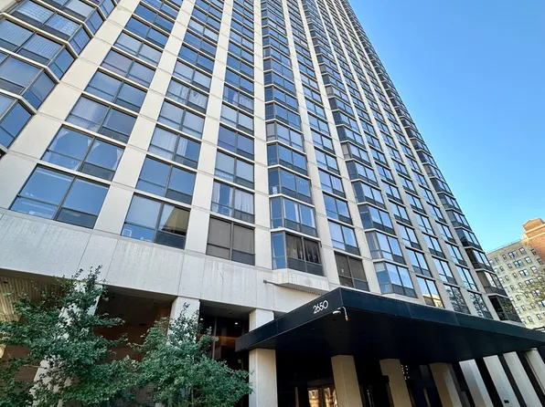 2650 N Lakeview Ave APT 2705, Chicago, IL 60614