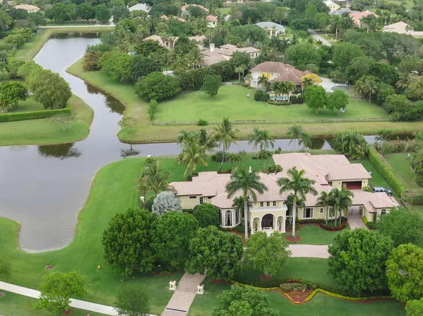 7956 Steeplechase Dr, Palm Beach Gardens, FL 33418