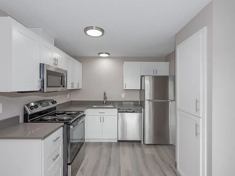 Forest Park Apartments — Photo 36