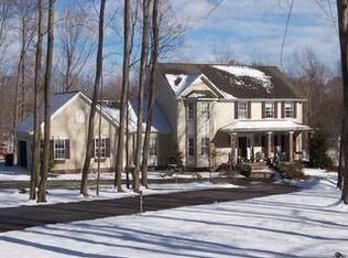 11335 Beechnut Ln, Chardon, OH 44024