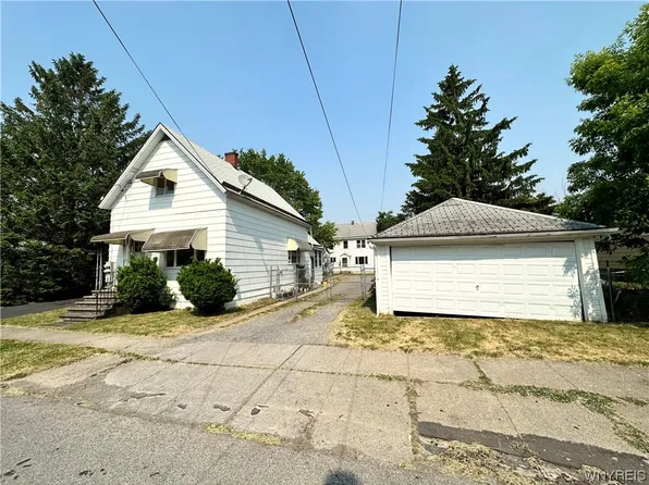 37 Wick St, Buffalo, NY 14212