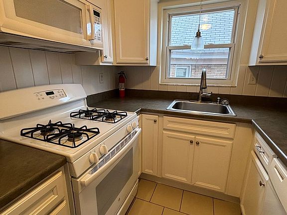 5th image of 2614 Broadway Ave #2616