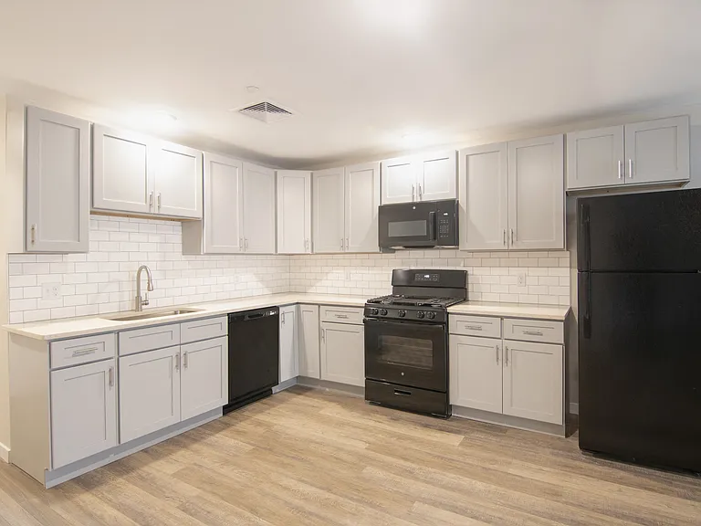Commerce Park Apartments — Photo 1