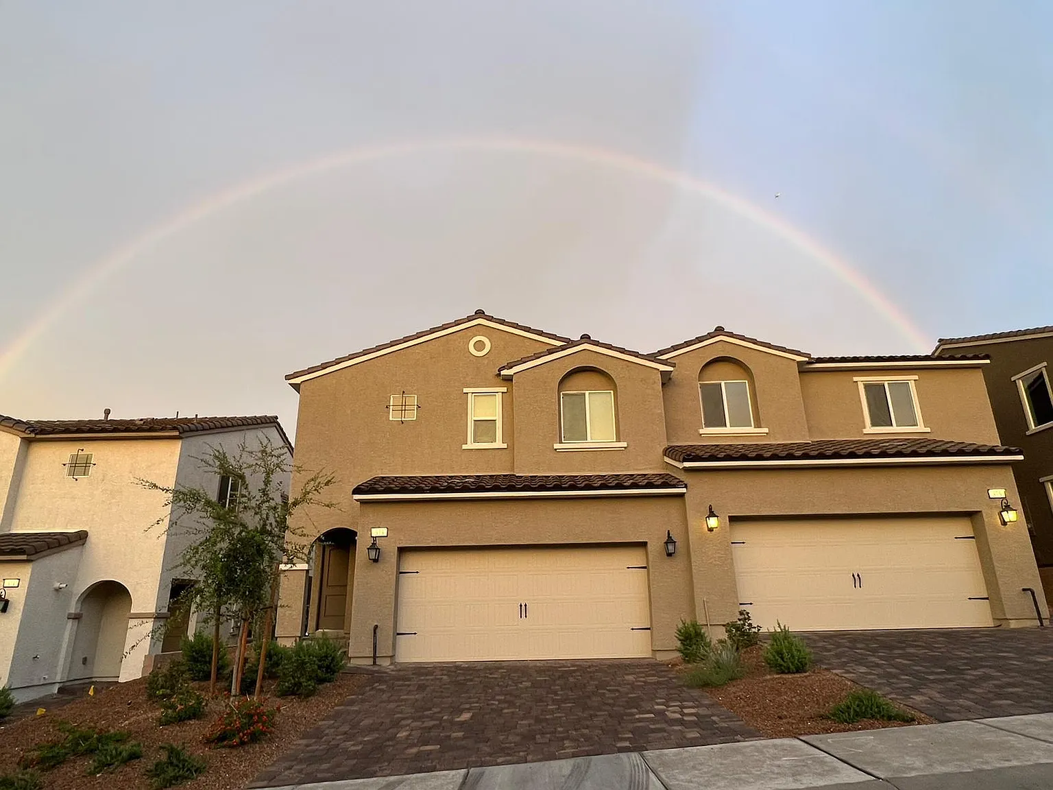 3 bed, 2.5 bath, 1286 sqft, $2,280 — Photo 3