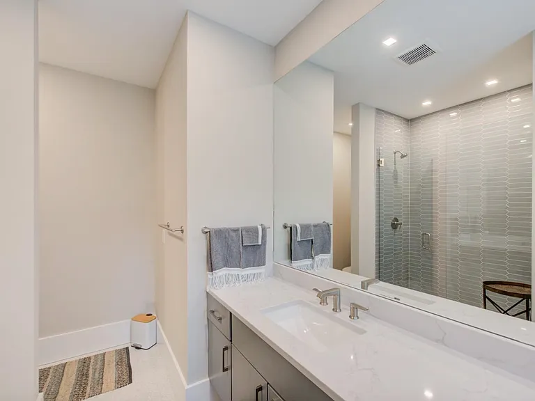 328 Mulberry St — Photo 24