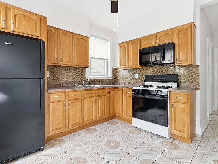 211 McAdoo Ave #2 — Photo 11