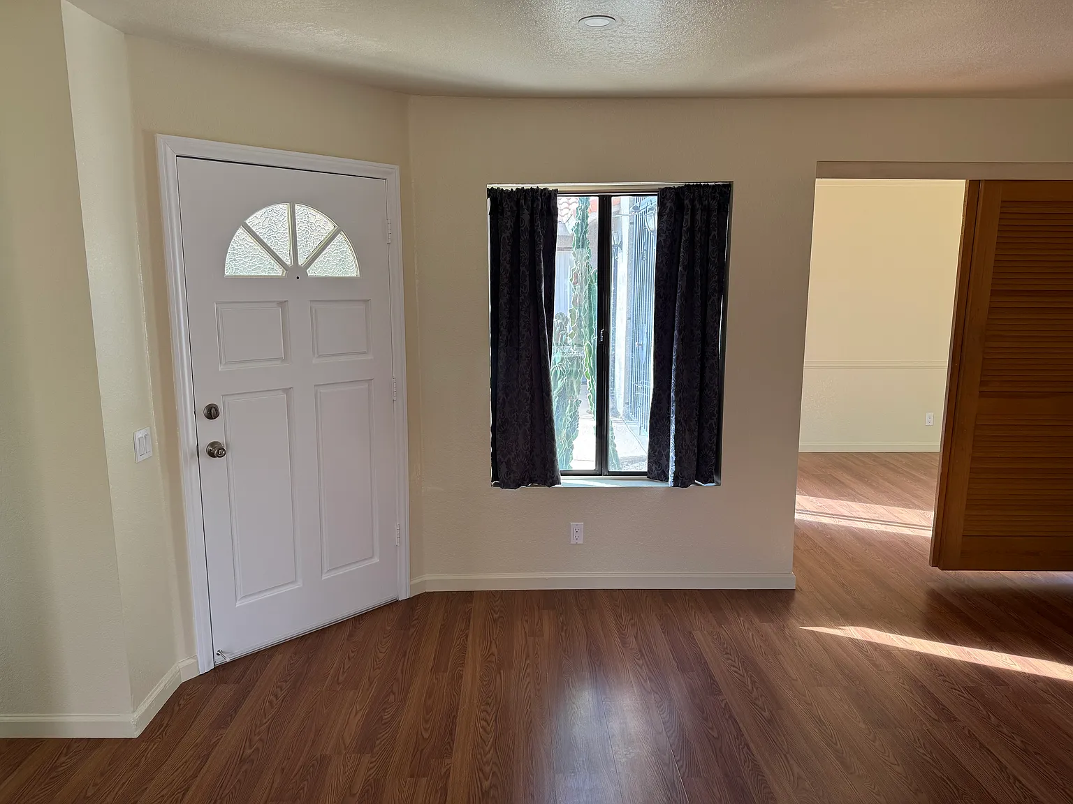 2 bed, 1350 sqft, $2,800 — Photo 4