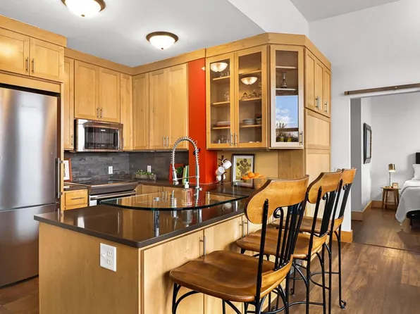 123 North Blount Street #506, Madison, WI 53703