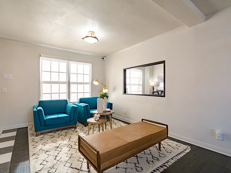 Urban Living in our Kessler Park Apartment Homes — Photo 30