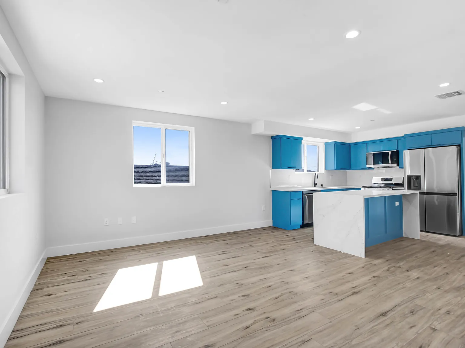 3 bed, 1500 sqft, $3,650 — Photo 2
