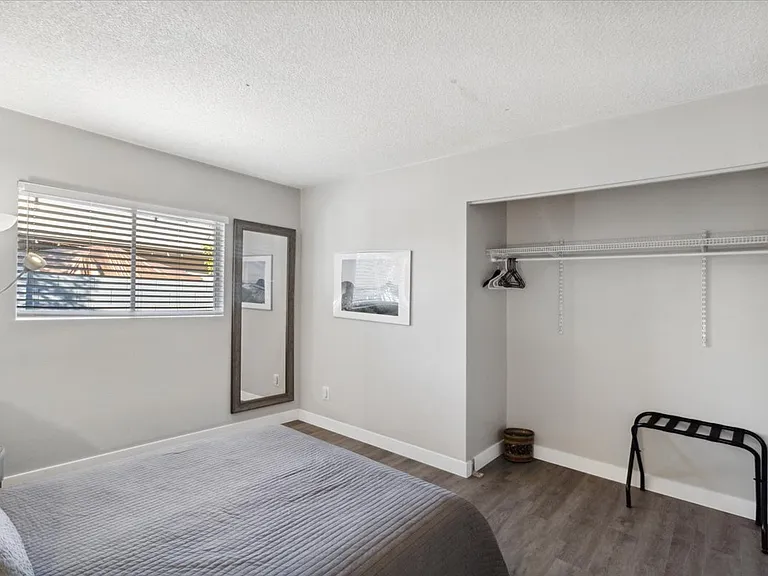 Bedroom 3: Big closet space