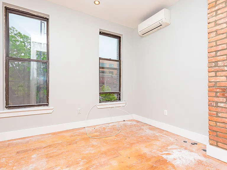 1493 Gates Ave #3D — Photo 7