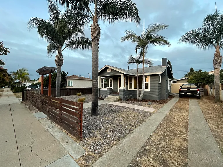 1923 N Ave — Photo 16