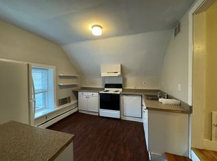 24 State St APT 7, Windsor, VT 05089