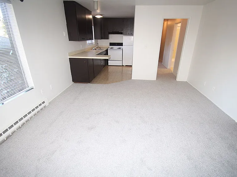 5112 Ravenna Apartments - Ravenna — Photo 4