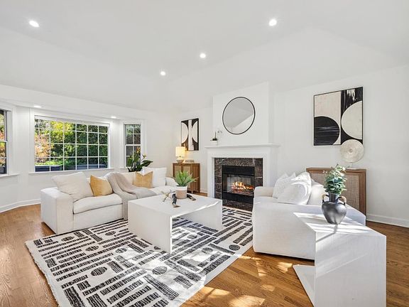 3rd image of 13993 Alta Vista Ave