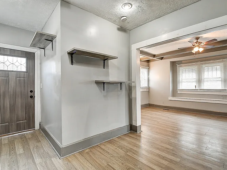 2915 N Talbott St — Photo 12
