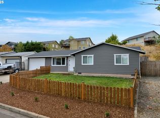 1300 Rolling Hills Rd, Roseburg, OR 97471