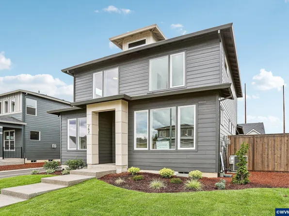 762 Magnolia Ave, Woodburn, OR 97071