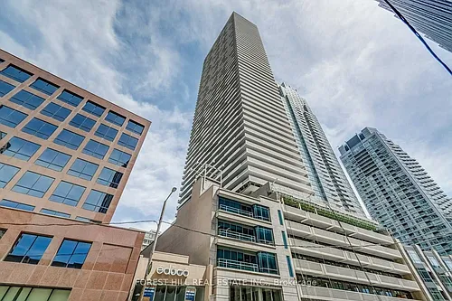 2221 Yonge St Photo 1