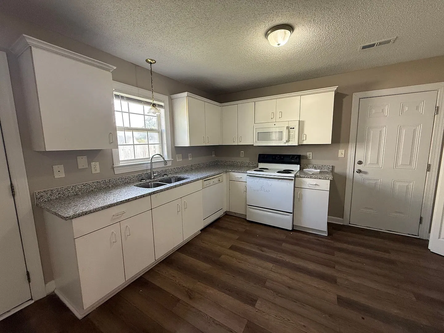 3721 Starship Lane — Photo 3