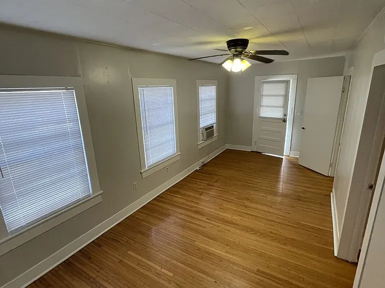 609 Jefferson Blvd — Photo 5