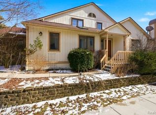 473 Village Oaks Ct, Ann Arbor, MI