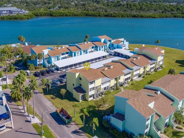 1 Windrush Blvd APT 28, Indian Rocks Beach, FL 33785
