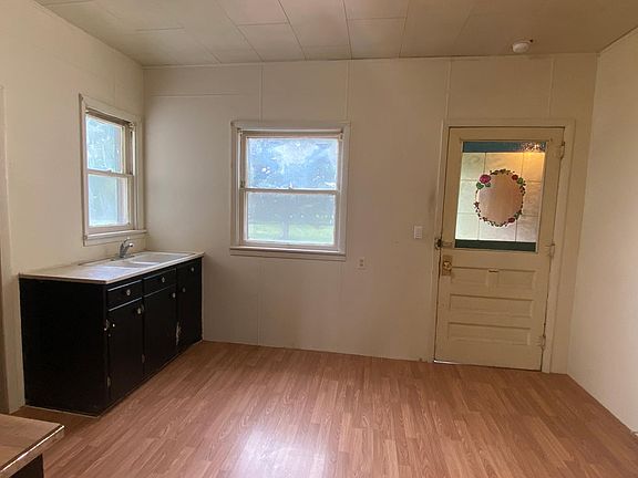 4th image of 3023 Plum Creek Pkwy