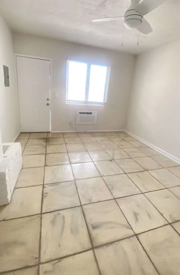 1 bed, 1.0 bath, 552 sqft, $1,830 — Photo 4