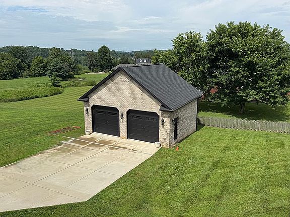 4th image of 395 Prewitts Way