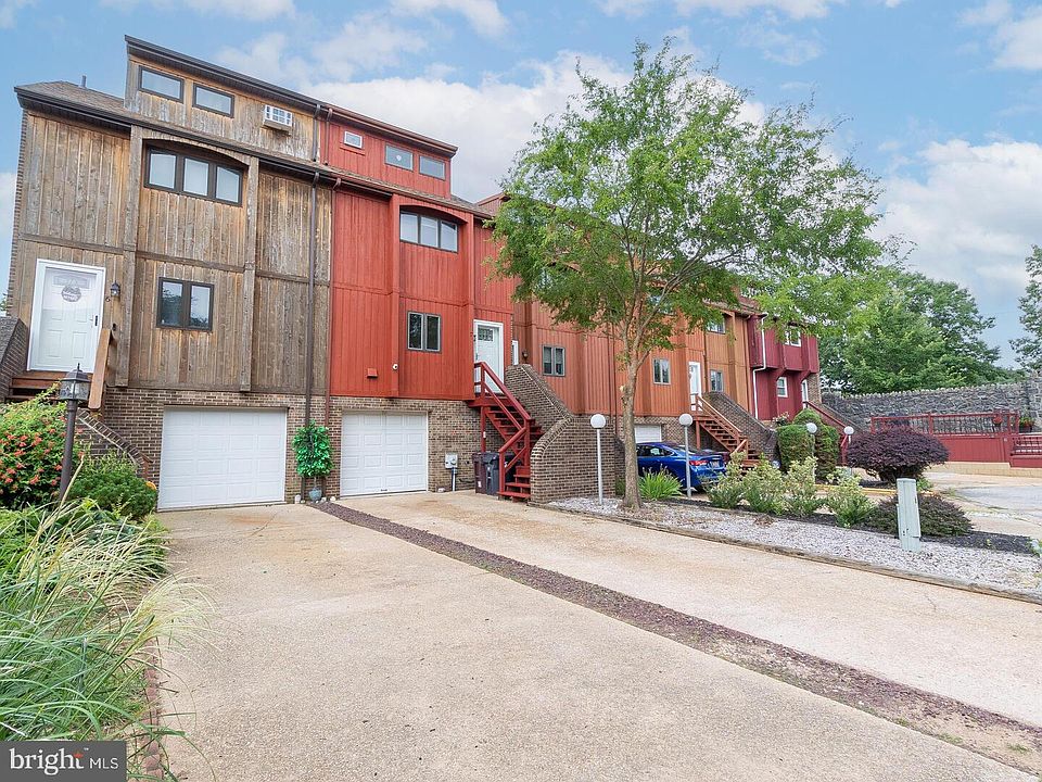 1st image of 7 Servan Ct