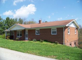 23 Broom Ln, Fries, VA 24330