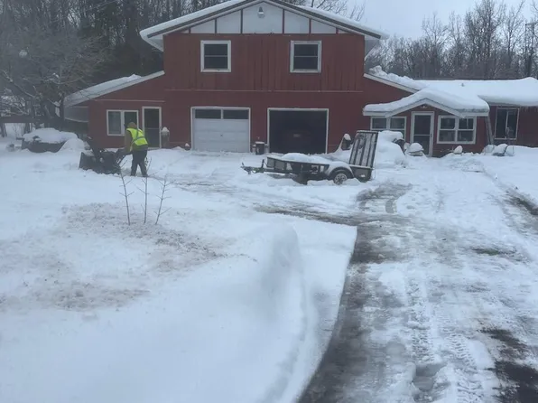 12542 S Mackinac Trl, Dafter, MI 49724