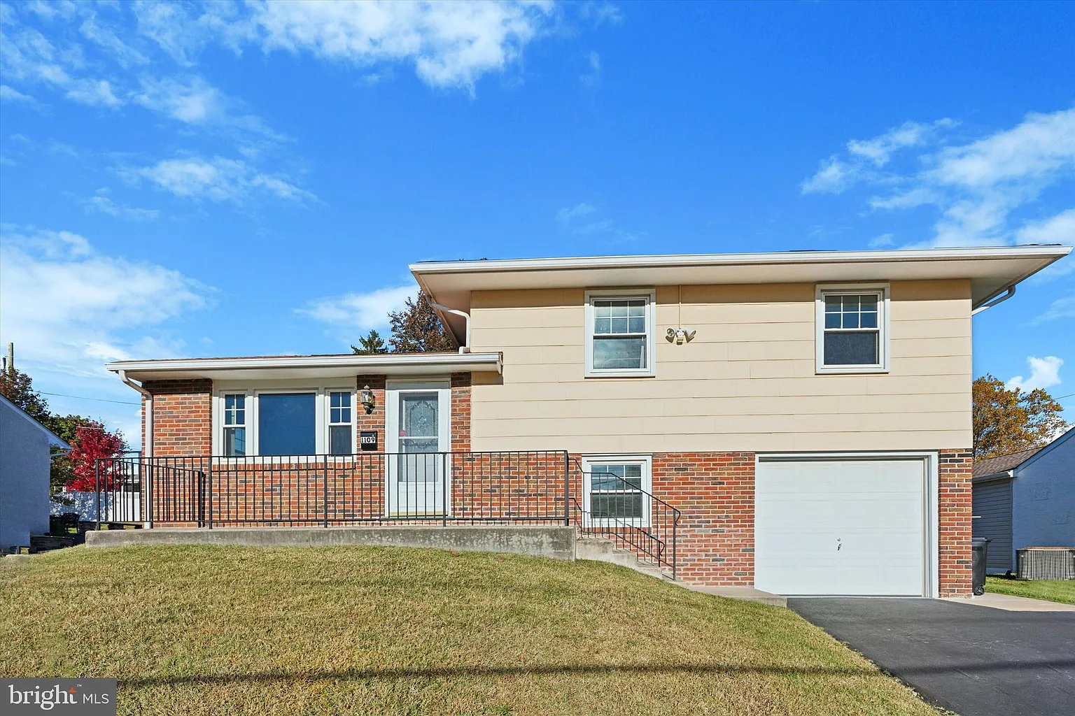 1109 Jones St photo 1