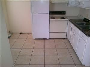 2nd image of 1219 Fargo St APT D