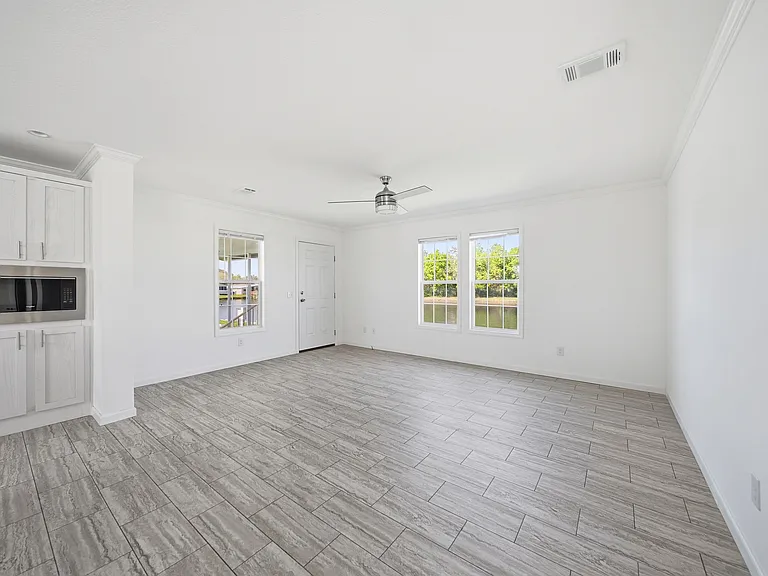 Royal Palm Village — Photo 23