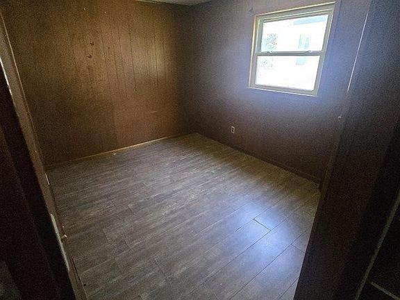 4th image of 826 6th Ave S